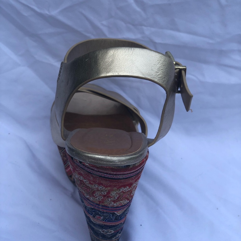 Shoes - Picture 4 of 5